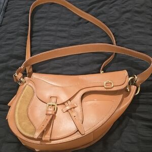 Classic Leather Saddle Crossbody Bag in Cognac
